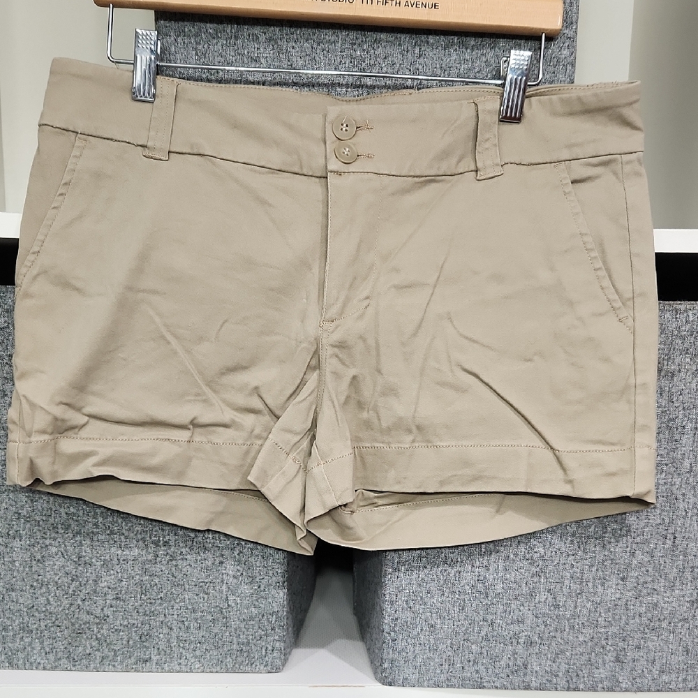 Kavu Vintage Women's Tan Cargo Shorts